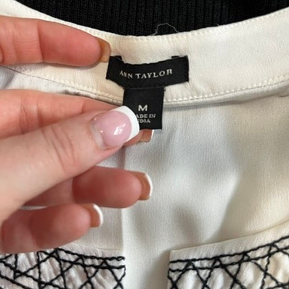 Ann Taylor White & Black Embroidered Tank Blouse Size Medium - Picture 2 of 5